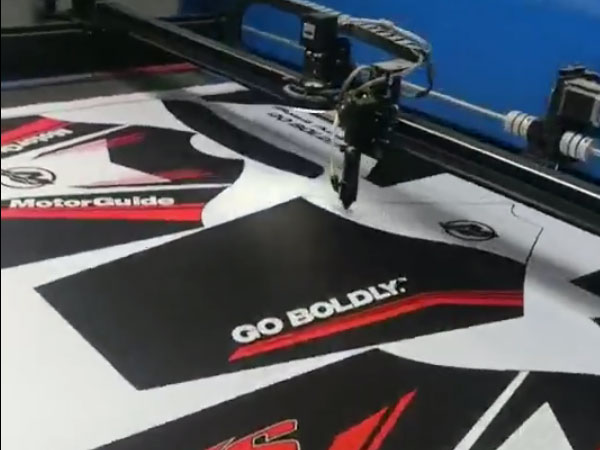 双头自动切割送料切割...