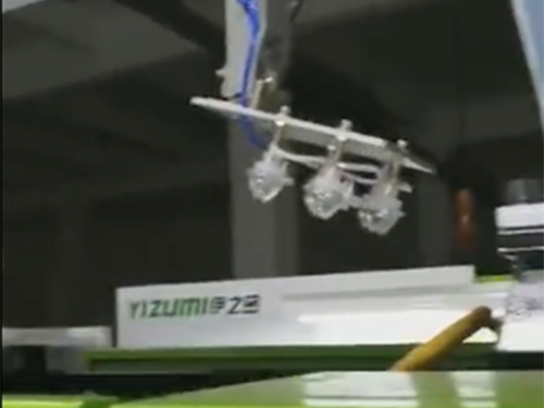 注塑机水口自动切割激...